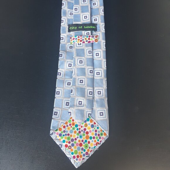 City of London Light Blue w/ Square Pattern 100% Silk Necktie - Picture 3 of 10
